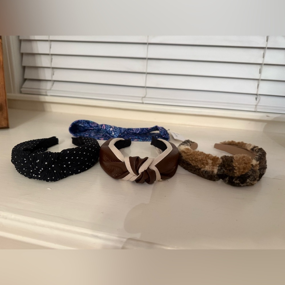 Variety of headbands.